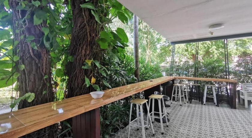 Deejai Hotel Si Racha Luaran gambar