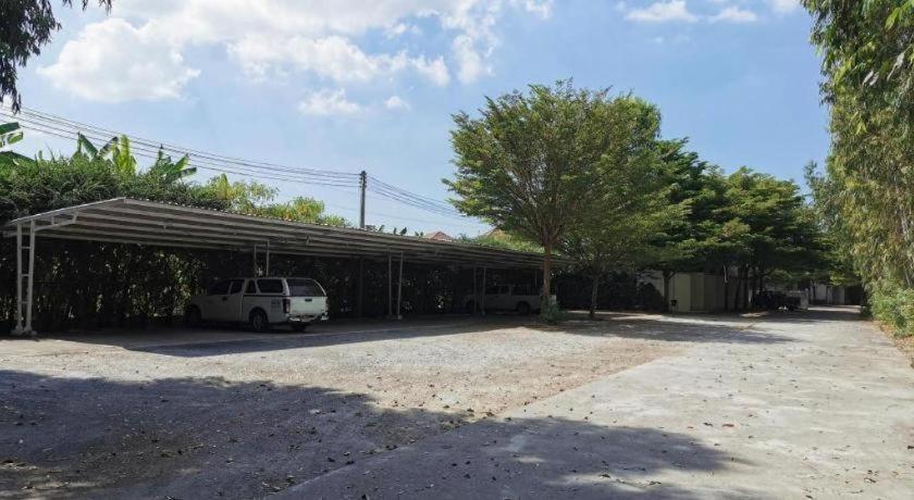 Deejai Hotel Si Racha Luaran gambar